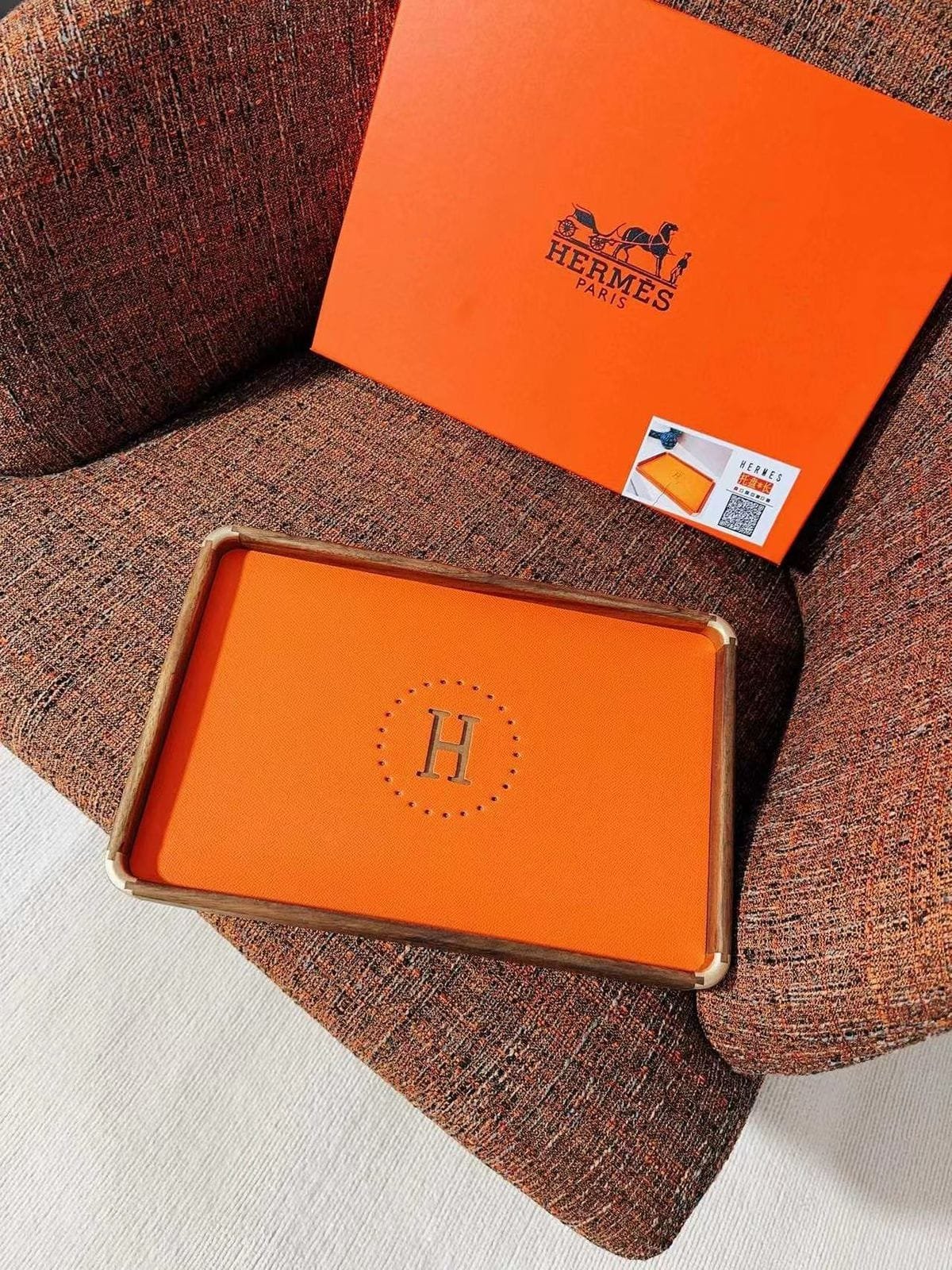 Hermes tray orange rectengular